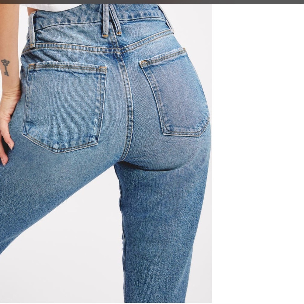 Good American Good Classic Distressed Straight Leg Jeans - Picture 2 of 7